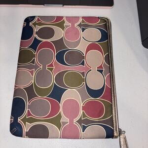 COACH F61792 Signature Logo Padded Tablet IPad Case Sleeve Satin Pink Gold EUC!